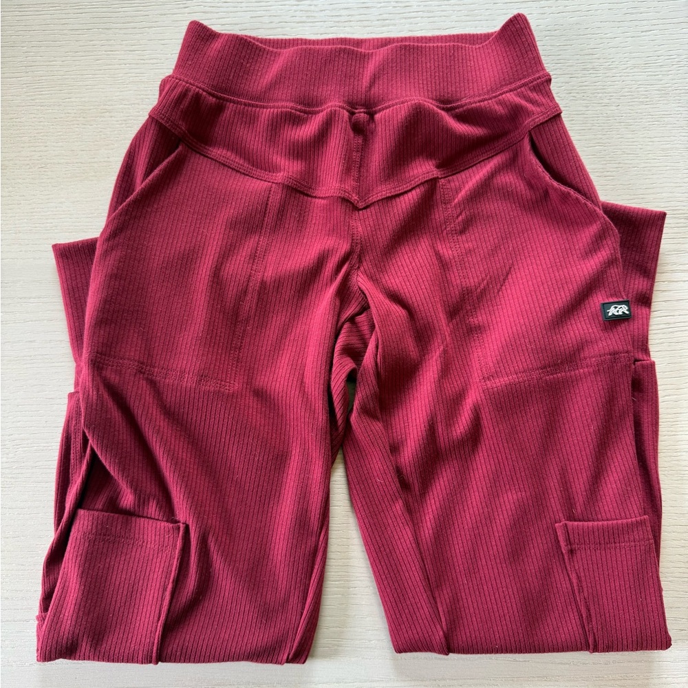 Tiger Friday | Free Move Cargo Joggers | Garnet | CXL